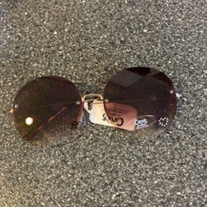 Circus by Sam Edelman Round Sunglasses w/ a heart